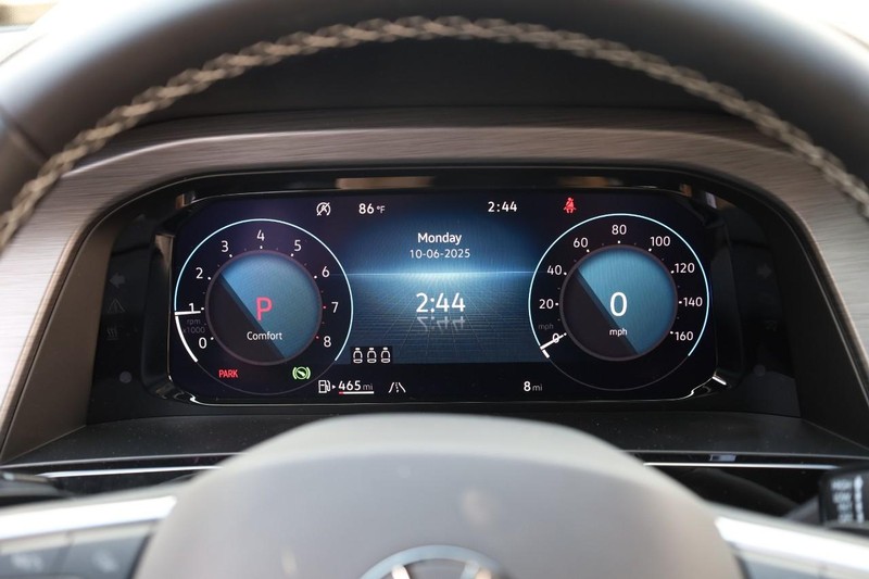 Volkswagen Atlas Cross Sport Vehicle Image 12