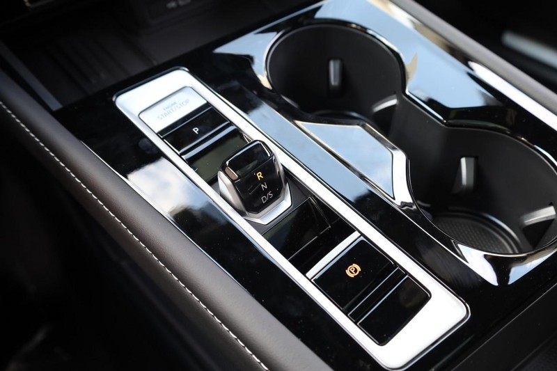 Volkswagen Atlas Cross Sport Vehicle Image 17