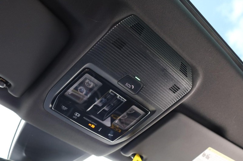 Volkswagen Atlas Cross Sport Vehicle Image 18