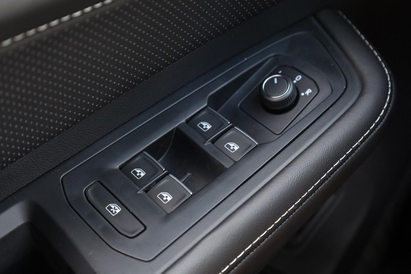 Volkswagen Atlas Cross Sport Vehicle Image 19