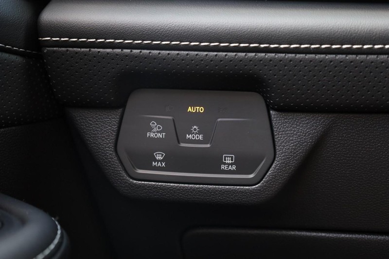 Volkswagen Atlas Cross Sport Vehicle Image 20