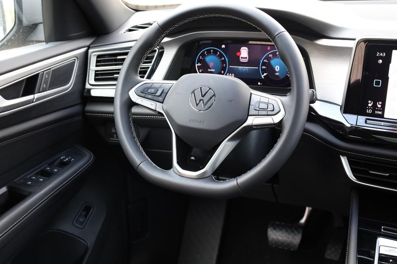 Volkswagen Atlas Cross Sport Vehicle Image 25