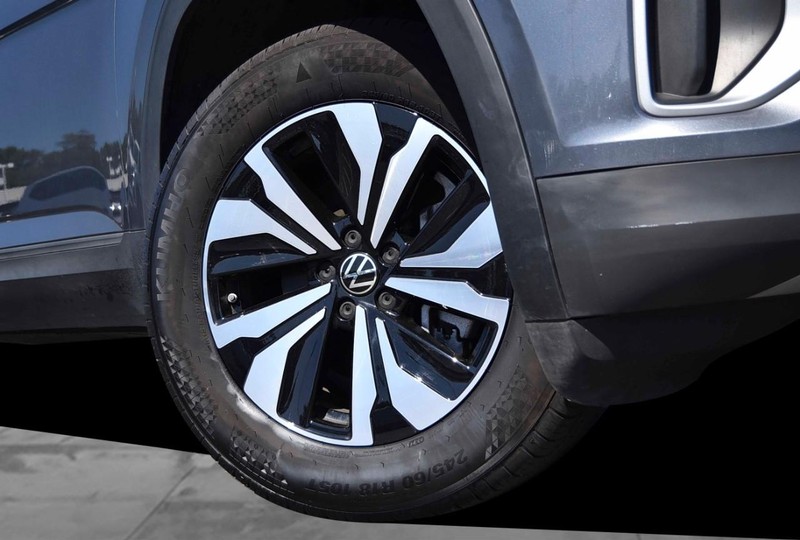 Volkswagen Atlas Vehicle Image 03