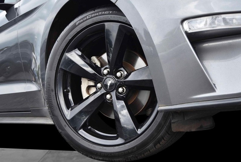 Ford Mustang Vehicle Image 03