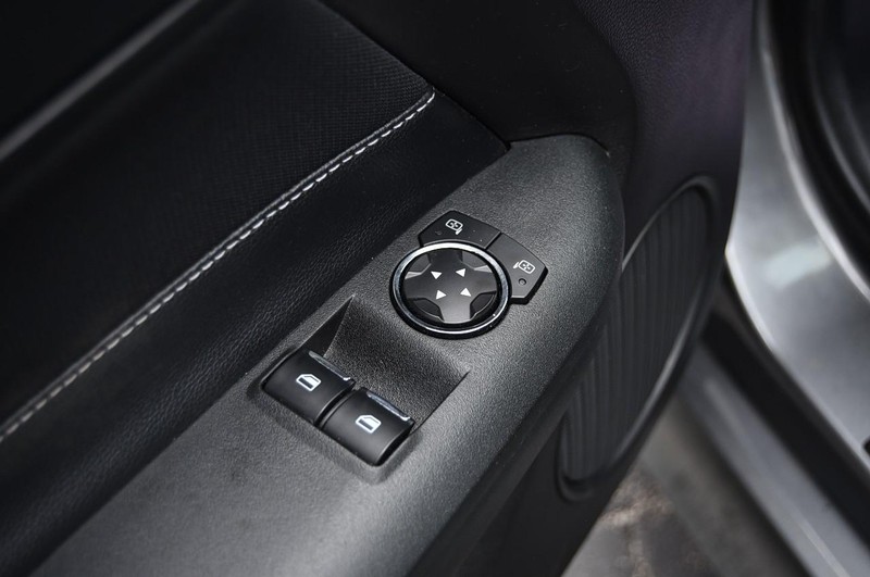 Ford Mustang Vehicle Image 09