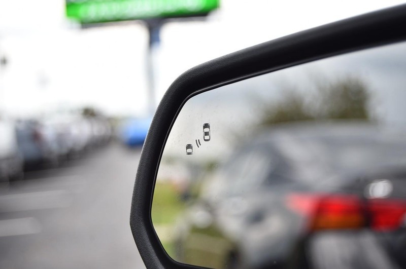 Ford Mustang Vehicle Image 10