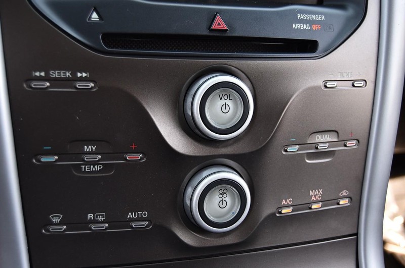 Ford Edge Vehicle Image 14