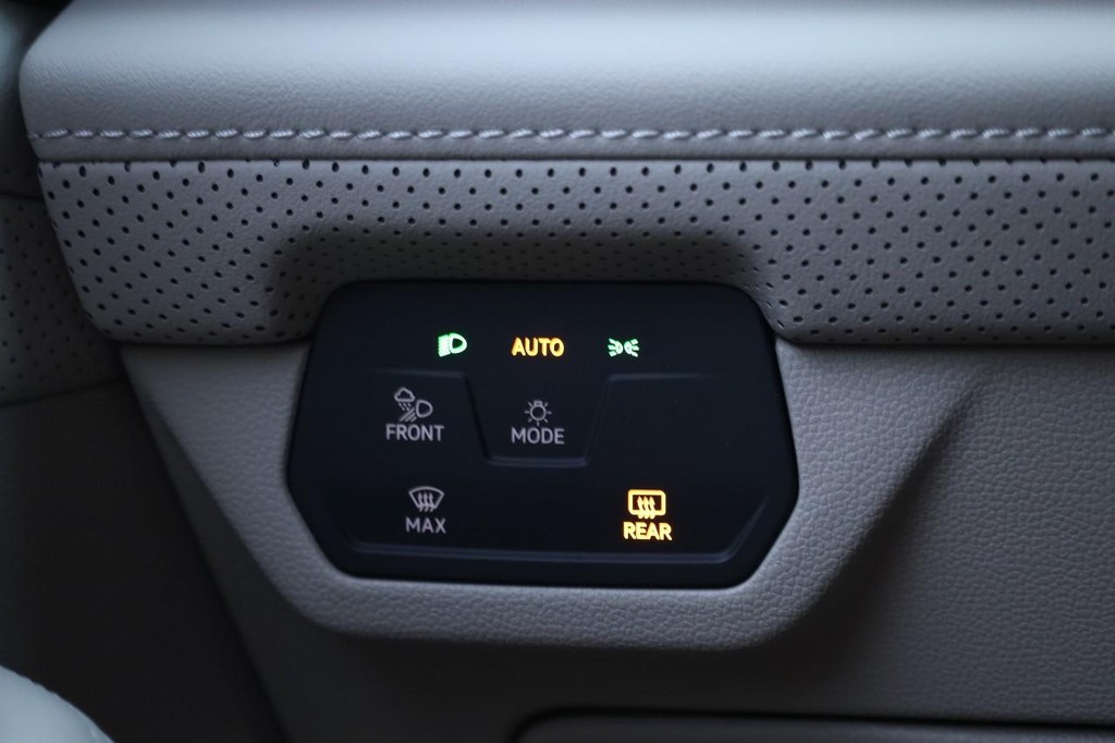 Volkswagen Atlas Vehicle Full-screen Gallery Image 19