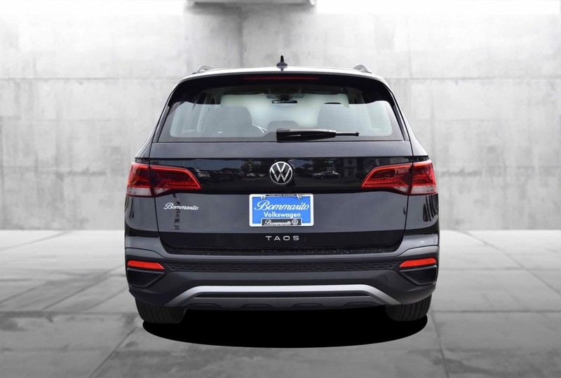 Volkswagen Taos Vehicle Image 06