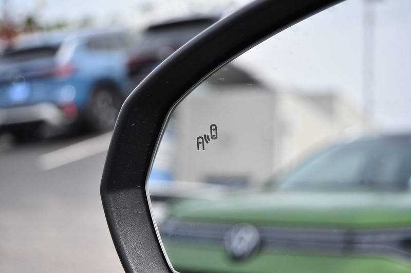 Volkswagen Taos Vehicle Image 10