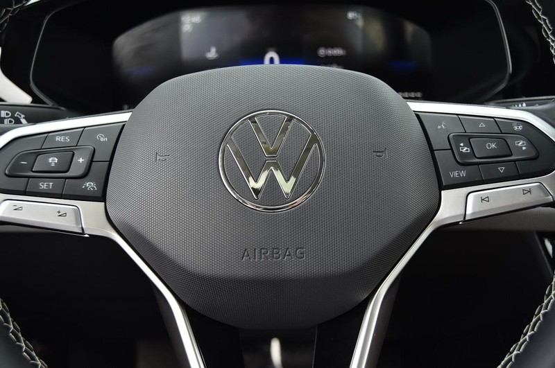 Volkswagen Taos Vehicle Image 18