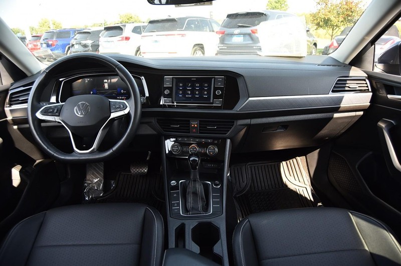 Volkswagen Jetta Vehicle Image 07