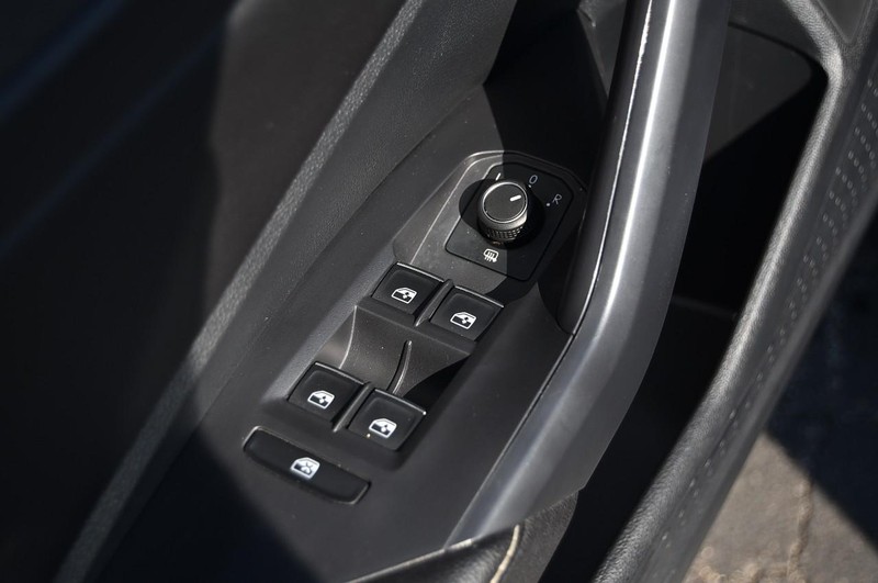 Volkswagen Jetta Vehicle Image 08