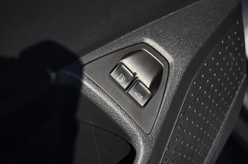 Volkswagen Jetta Vehicle Image 09