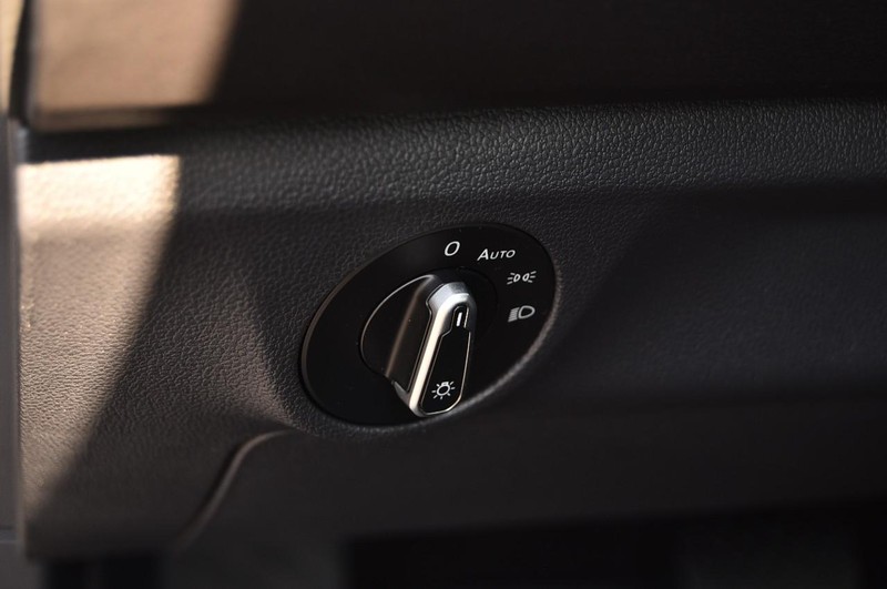 Volkswagen Jetta Vehicle Image 11