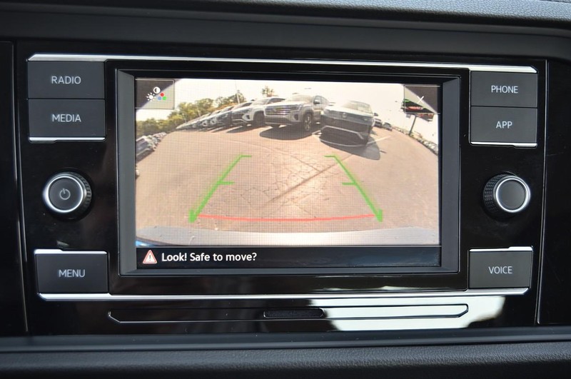 Volkswagen Jetta Vehicle Image 13