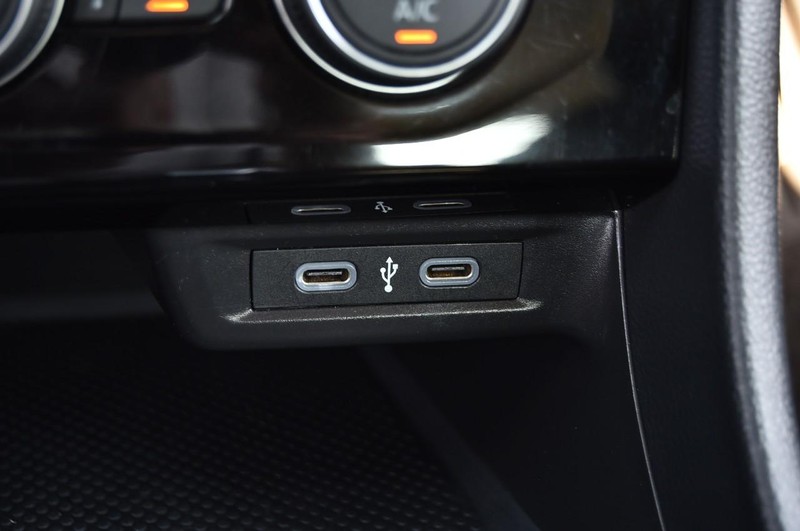 Volkswagen Jetta Vehicle Image 16