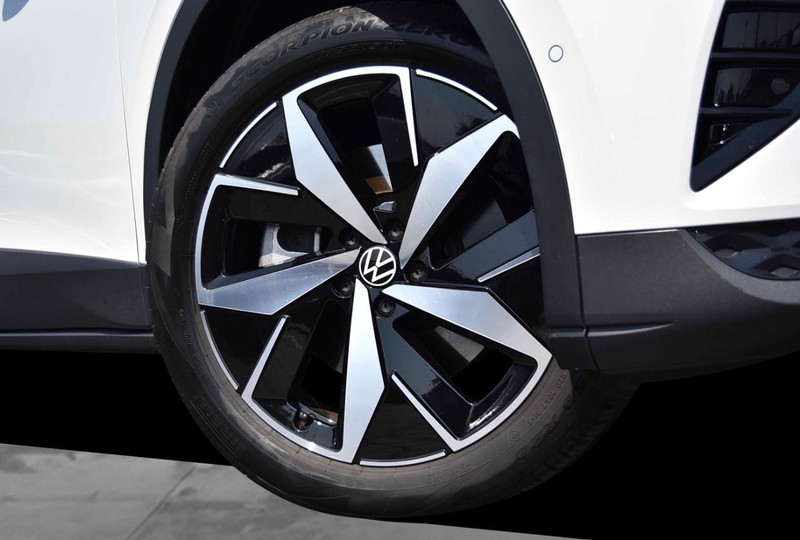 Volkswagen ID.4 Vehicle Full-screen Gallery Image 3