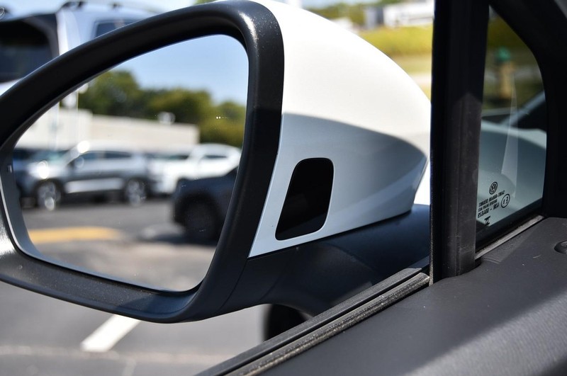 Volkswagen ID.4 Vehicle Full-screen Gallery Image 10