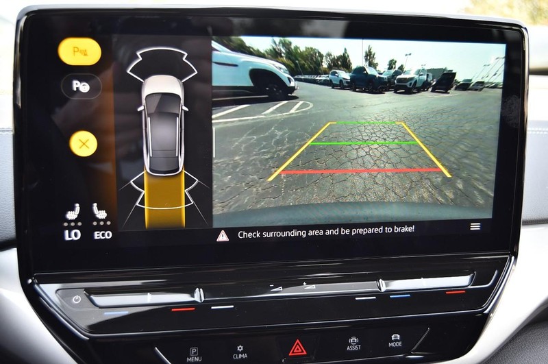 Volkswagen ID.4 Vehicle Full-screen Gallery Image 13