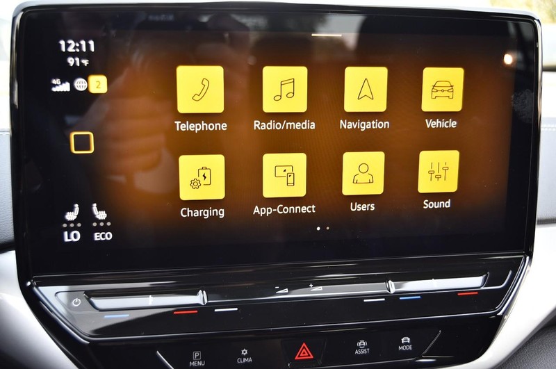 Volkswagen ID.4 Vehicle Full-screen Gallery Image 15