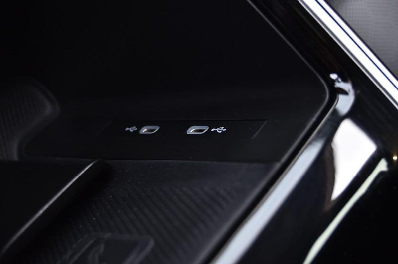 Volkswagen ID.4 Vehicle Full-screen Gallery Image 18