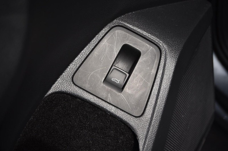 Volkswagen Tiguan Vehicle Image 09