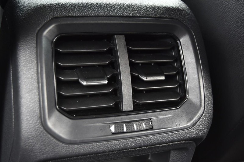 Volkswagen Tiguan Vehicle Image 22