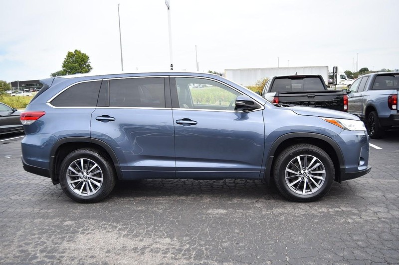 Toyota Highlander Vehicle Image 05