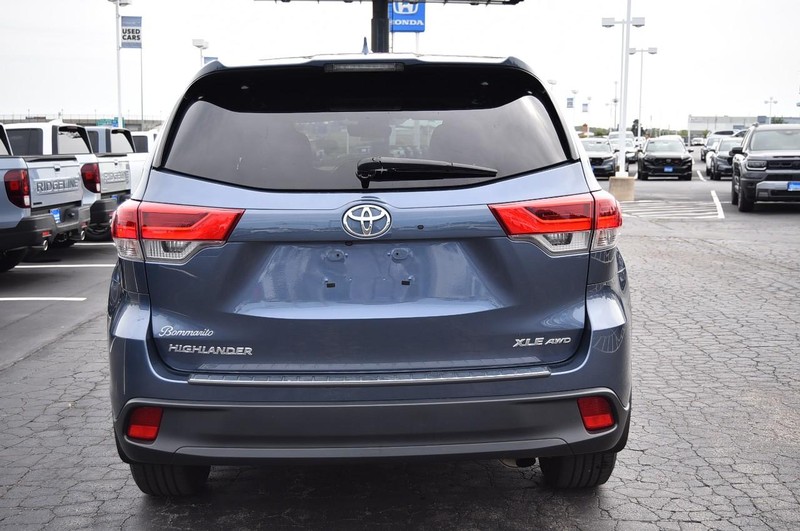 Toyota Highlander Vehicle Image 06