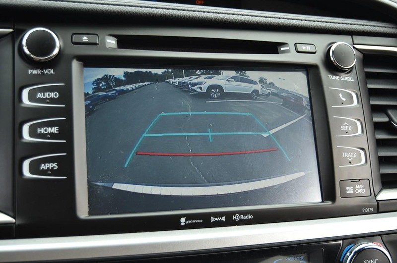 Toyota Highlander Vehicle Image 13