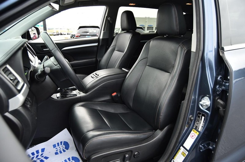 Toyota Highlander Vehicle Image 20