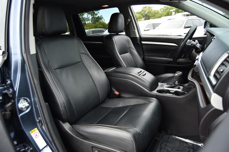 Toyota Highlander Vehicle Image 21