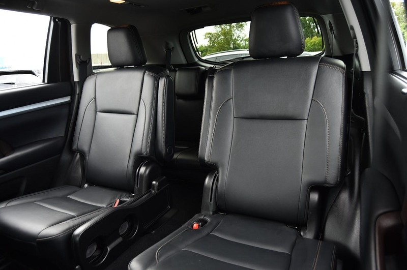 Toyota Highlander Vehicle Image 23