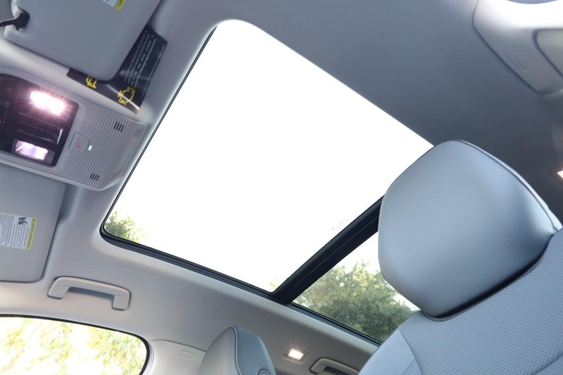 Volkswagen Tiguan Vehicle Full-screen Gallery Image 9