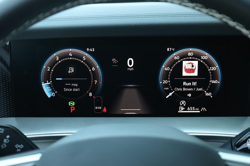 Volkswagen Tiguan Vehicle Full-screen Gallery Image 12