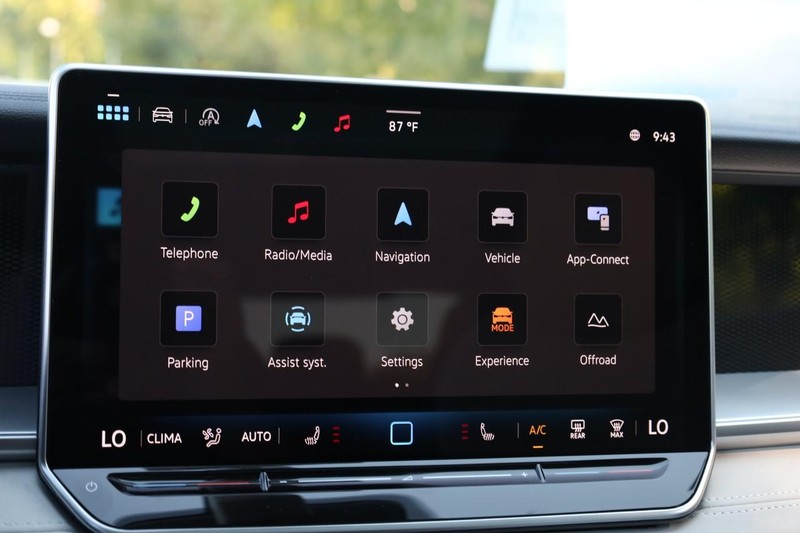 Volkswagen Tiguan Vehicle Full-screen Gallery Image 13