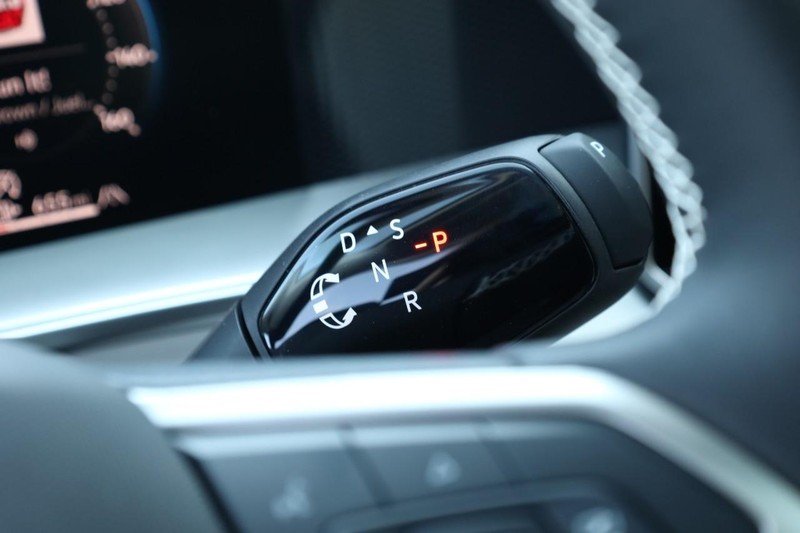 Volkswagen Tiguan Vehicle Full-screen Gallery Image 16