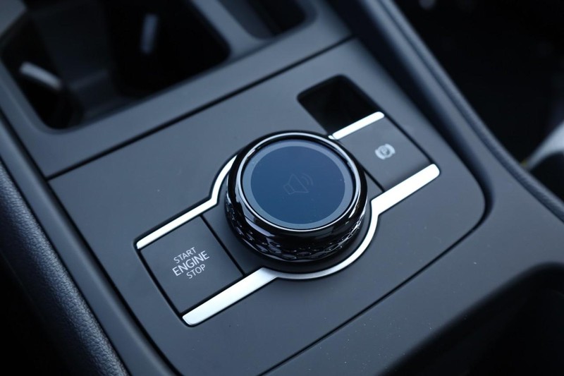 Volkswagen Tiguan Vehicle Full-screen Gallery Image 17