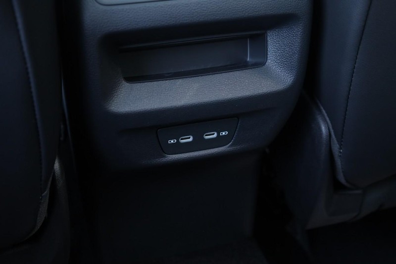 Volkswagen Tiguan Vehicle Full-screen Gallery Image 22