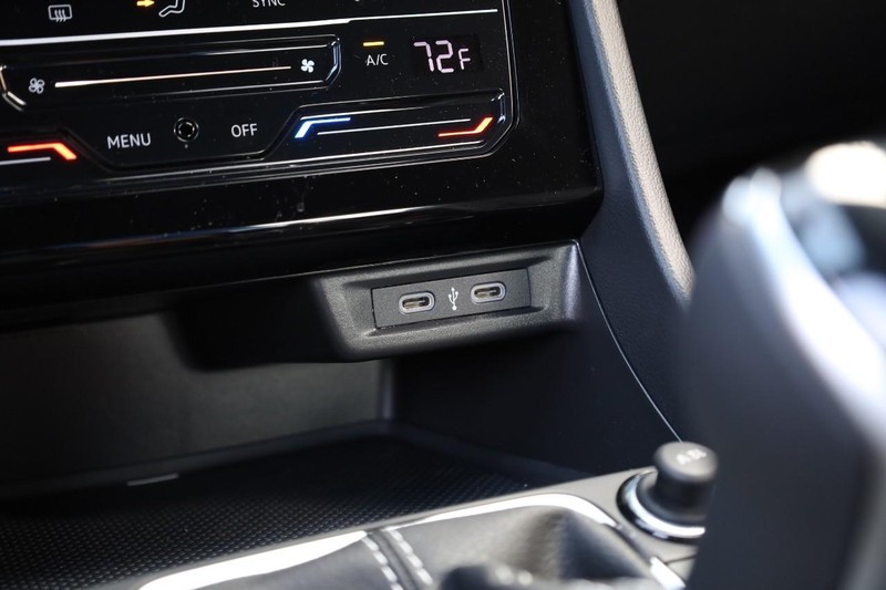 Volkswagen Jetta Vehicle Full-screen Gallery Image 14