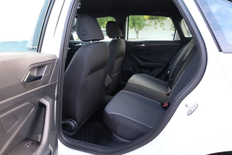 Volkswagen Jetta Vehicle Full-screen Gallery Image 20