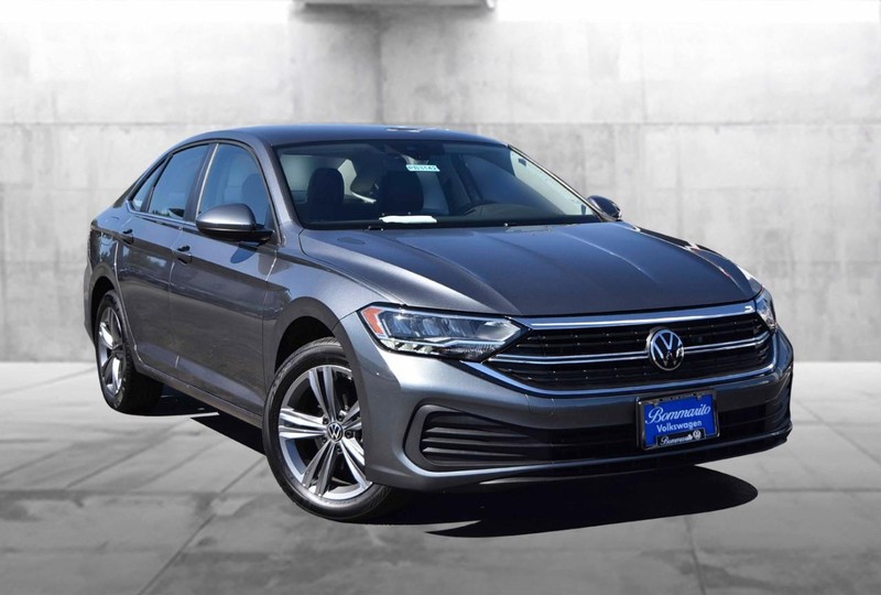 Volkswagen Jetta Vehicle Full-screen Gallery Image 2