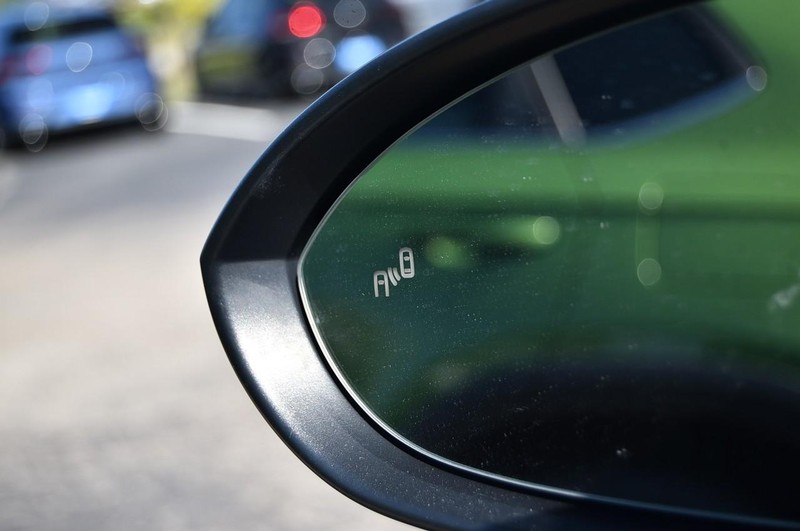 Volkswagen Jetta Vehicle Full-screen Gallery Image 9