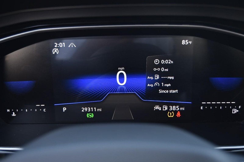 Volkswagen Jetta Vehicle Full-screen Gallery Image 11