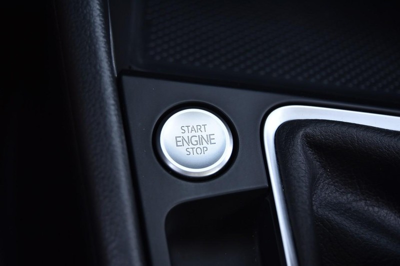 Volkswagen Jetta Vehicle Full-screen Gallery Image 16