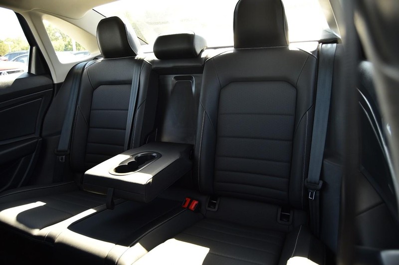 Volkswagen Jetta Vehicle Full-screen Gallery Image 21