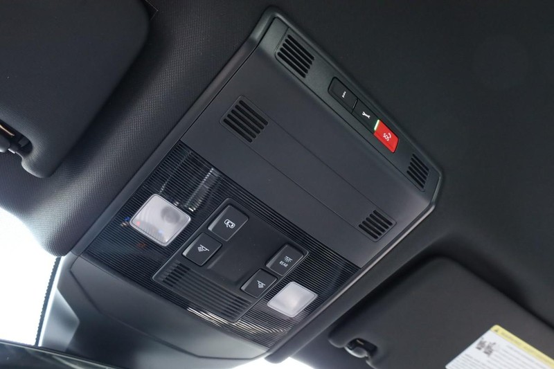 Volkswagen Jetta Vehicle Full-screen Gallery Image 16