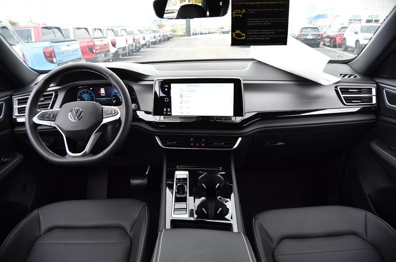 Volkswagen Atlas Cross Sport Vehicle Image 07