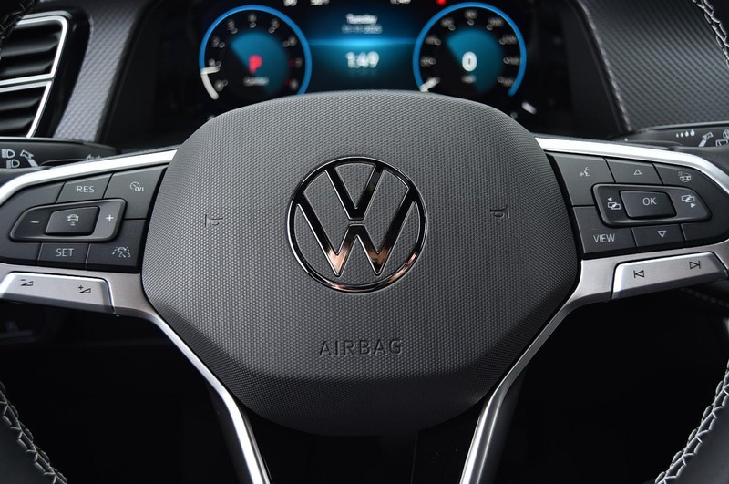 Volkswagen Atlas Cross Sport Vehicle Image 18